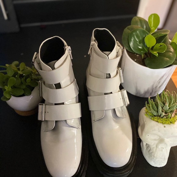 Aviate premium Leather Biker Boots In White - Picture 6 of 8